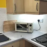 Sav Apartment Two Bed Flat Uxbridge