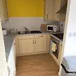 Sav Apartment Two Bed Flat Uxbridge