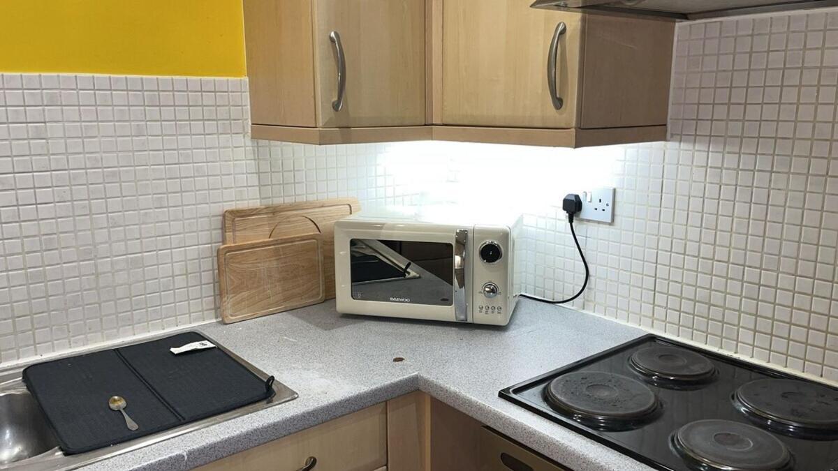 Sav Two Bed Flat * Uxbridge