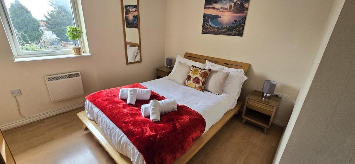 Sav Two Bed Flat Apartment *